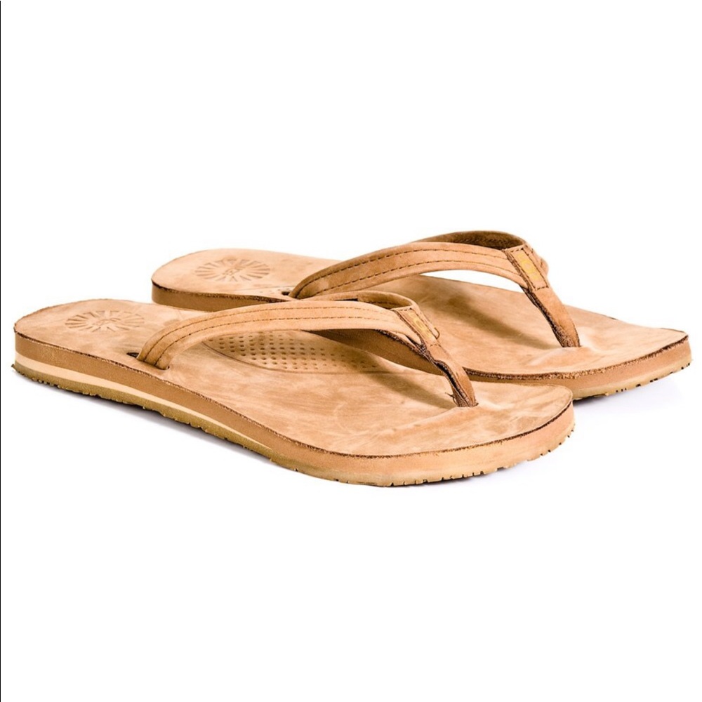 Ladies tan Ugg flip flops
